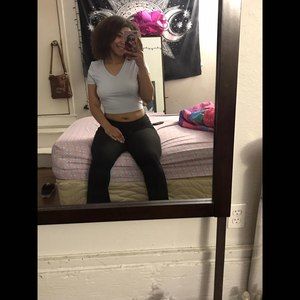 Meet your Posher, Leeisha